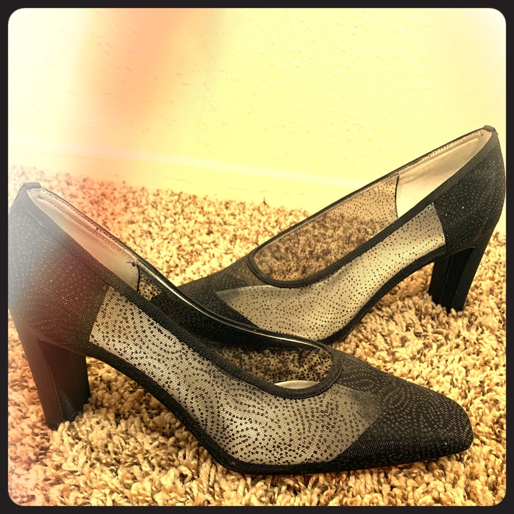 Mesh with me black heel